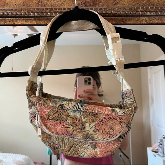 Handbags - Vintage Floral Belt Bag